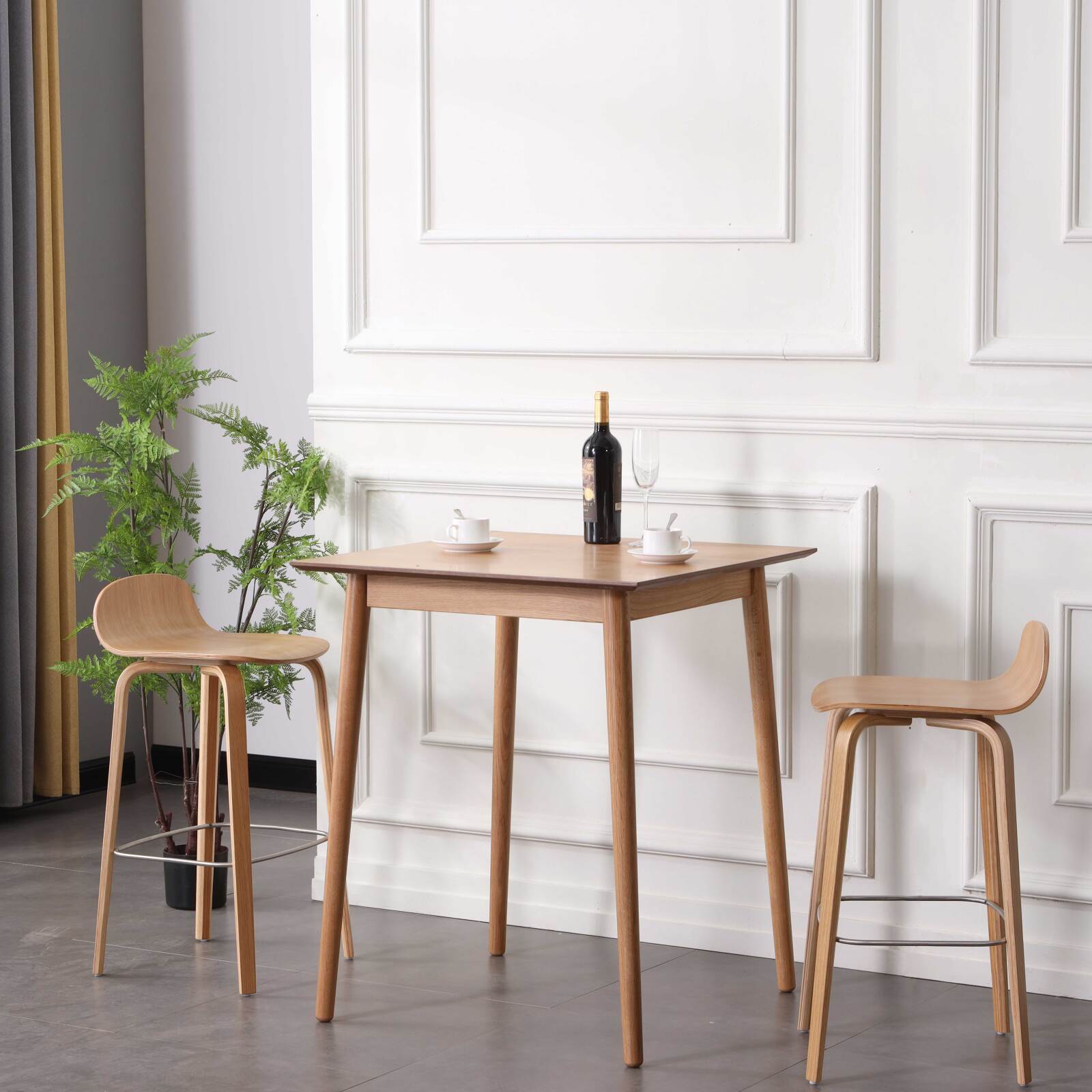 Hochstuhl aus natürlichem Eichensperrholz