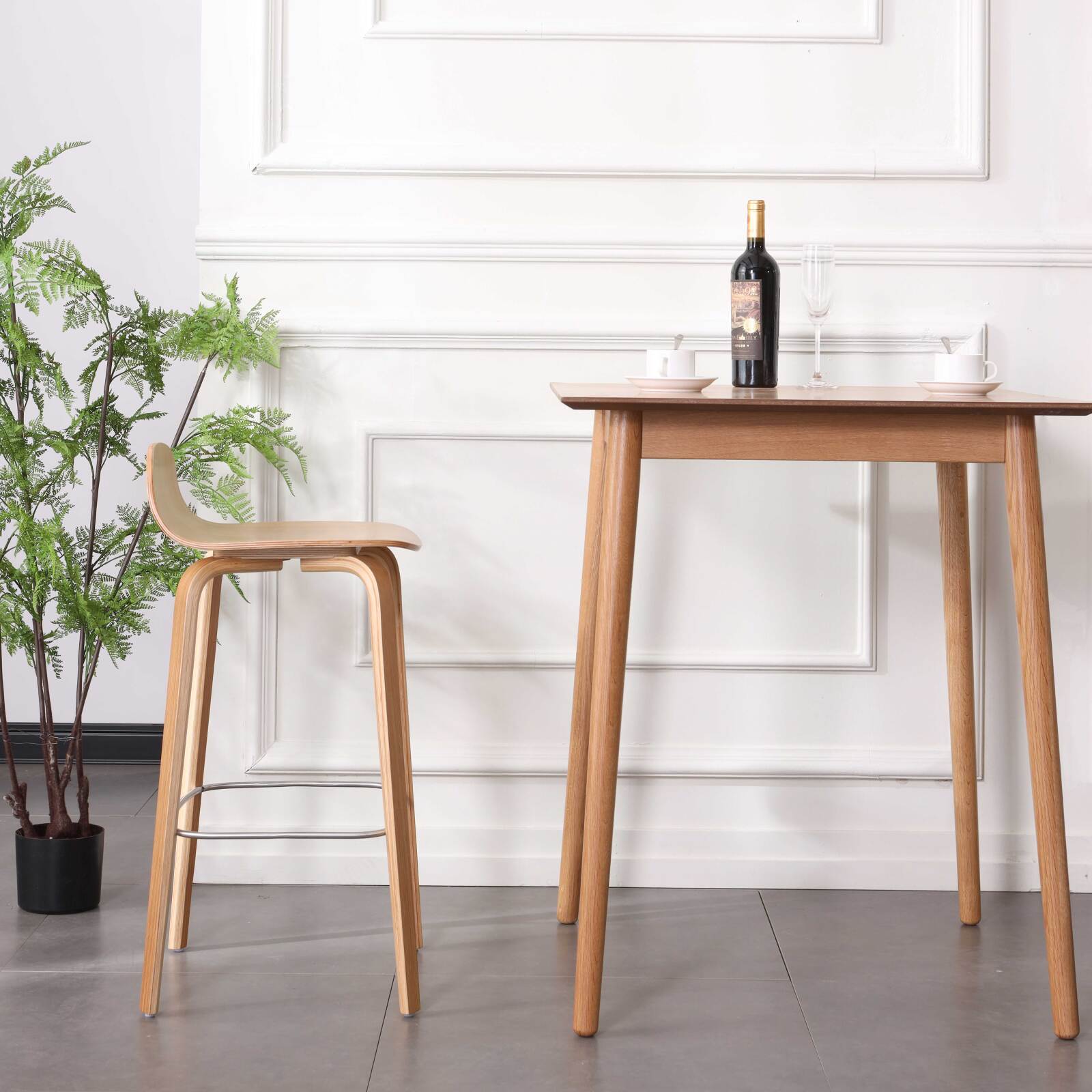 Hochstuhl aus natürlichem Eichensperrholz