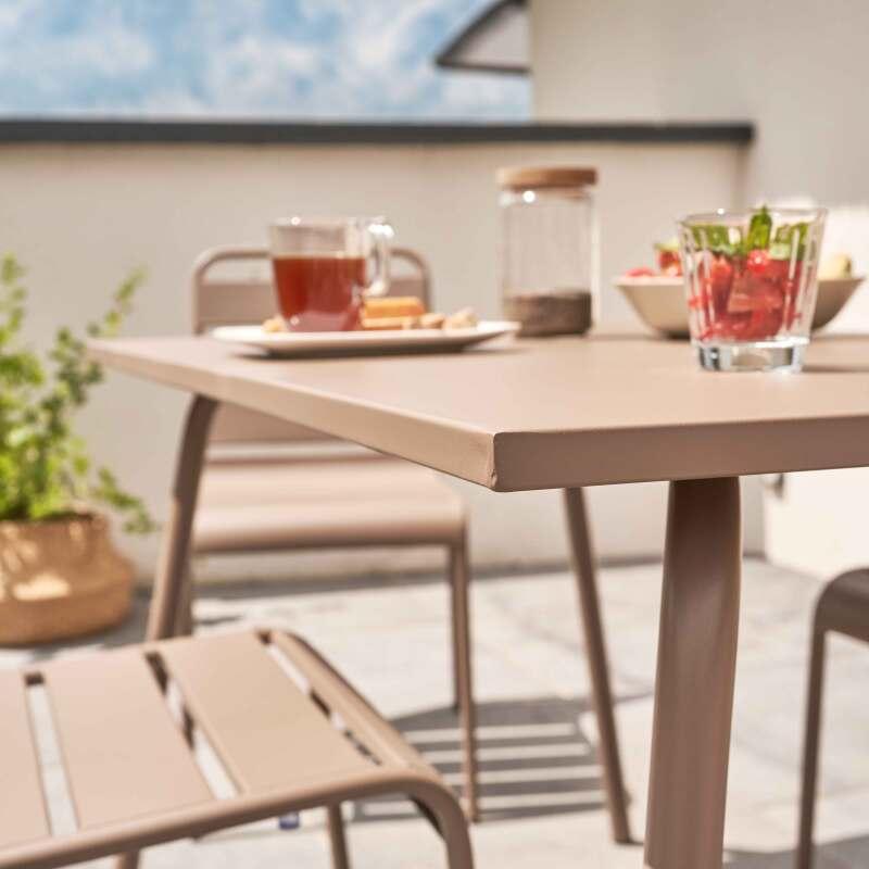 Rechteckiger Gartentisch 120 x 70 cm und 4 Metallstühle  (2/7)