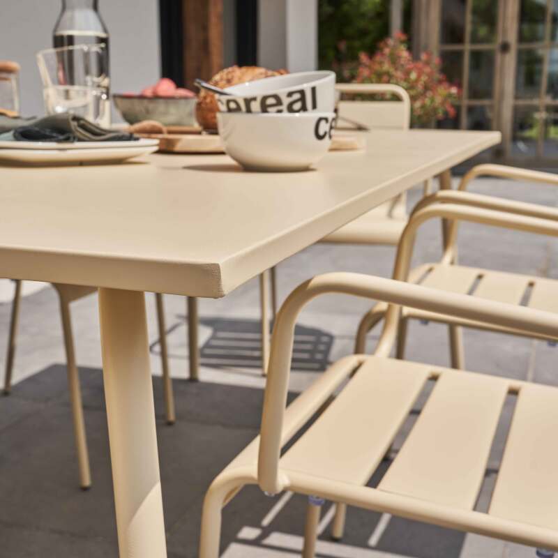 Rechteckiger Gartentisch 180 x 90 cm und 6 Stühle mit Armlehnen aus Metall  (3/7)