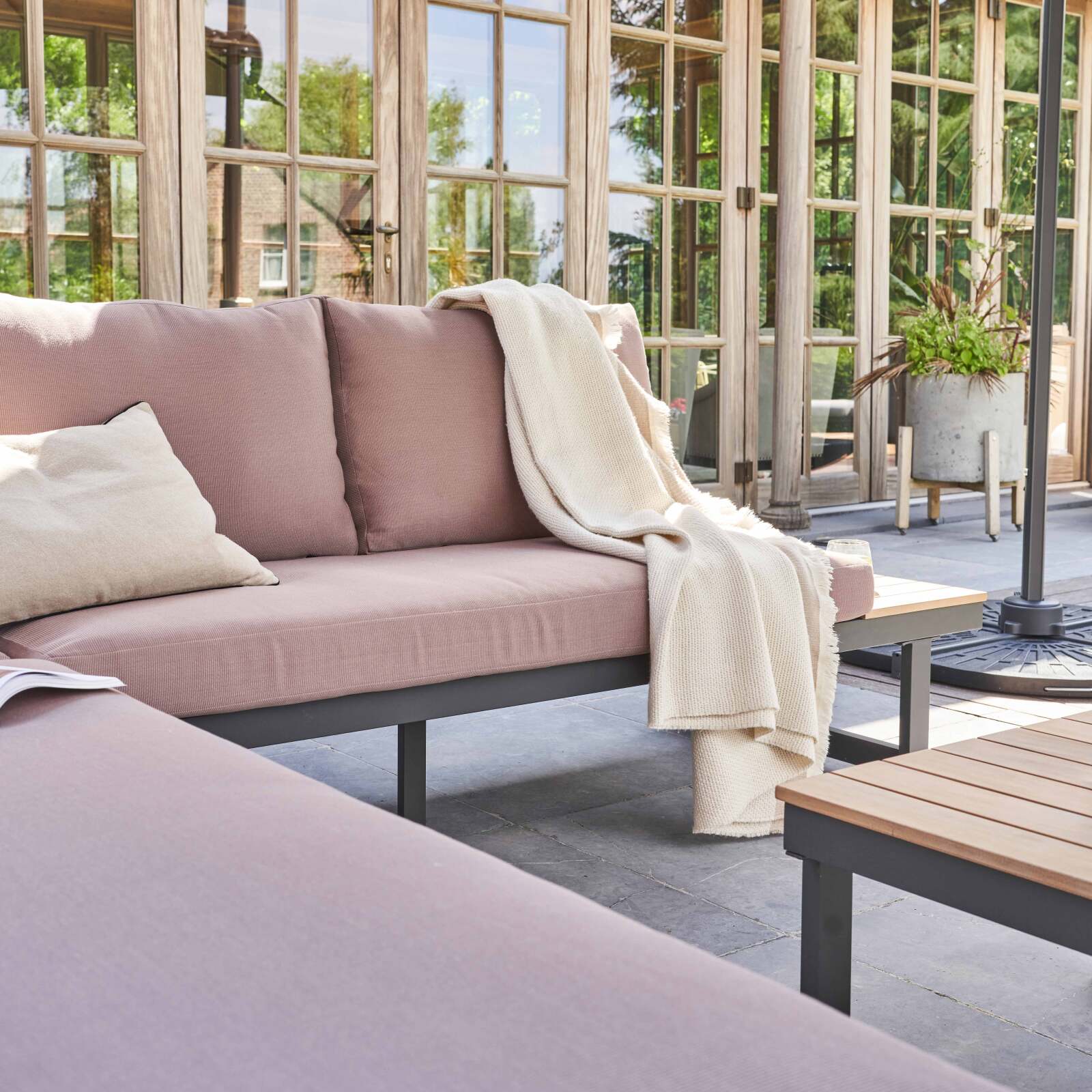 Ecksofa-Gartenlounge-Set für 6 Personen aus Aluminium und FSC®-zertifiziertem Holz