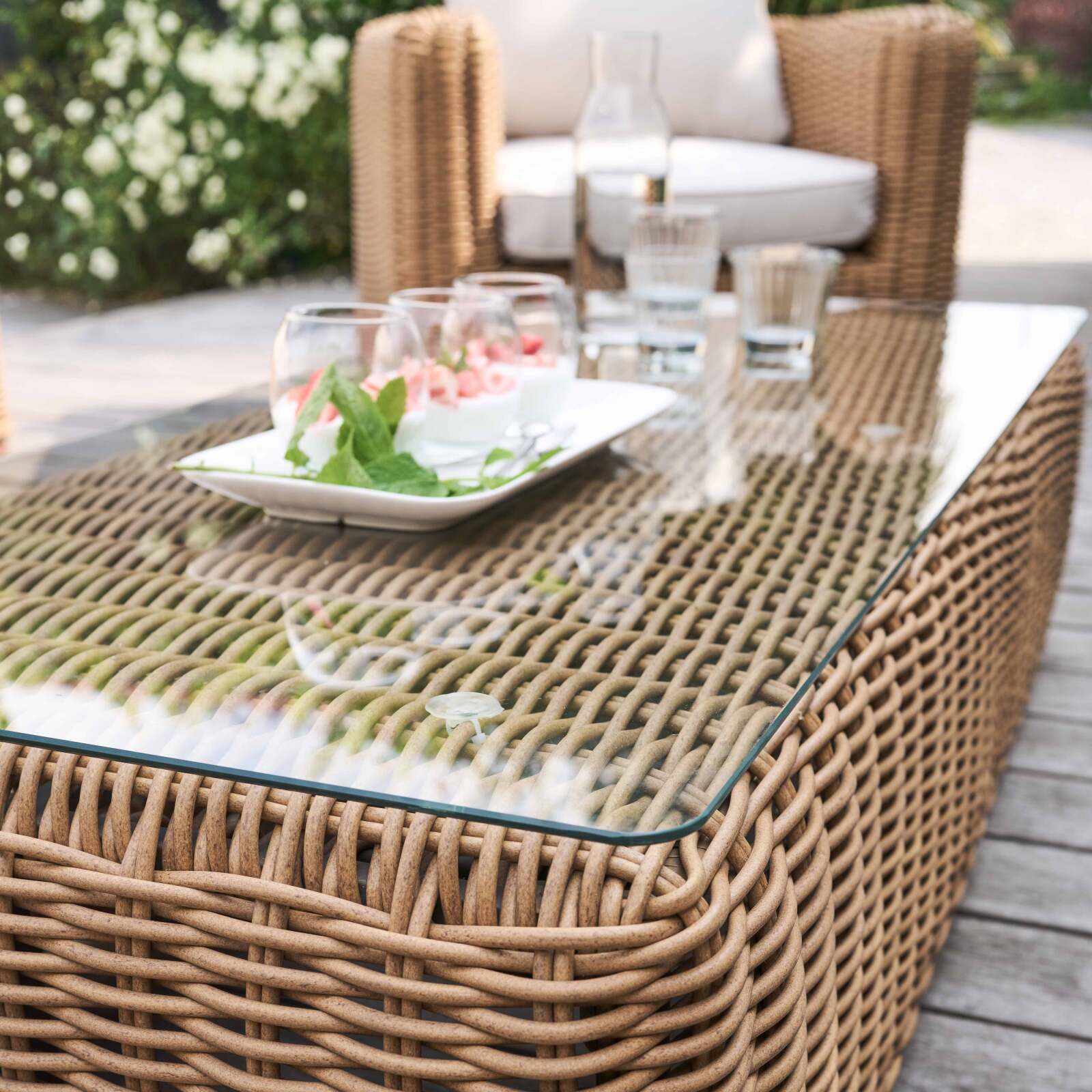 Gartenlounge-Set für 4 Personen aus geflochtenem Kunstharz