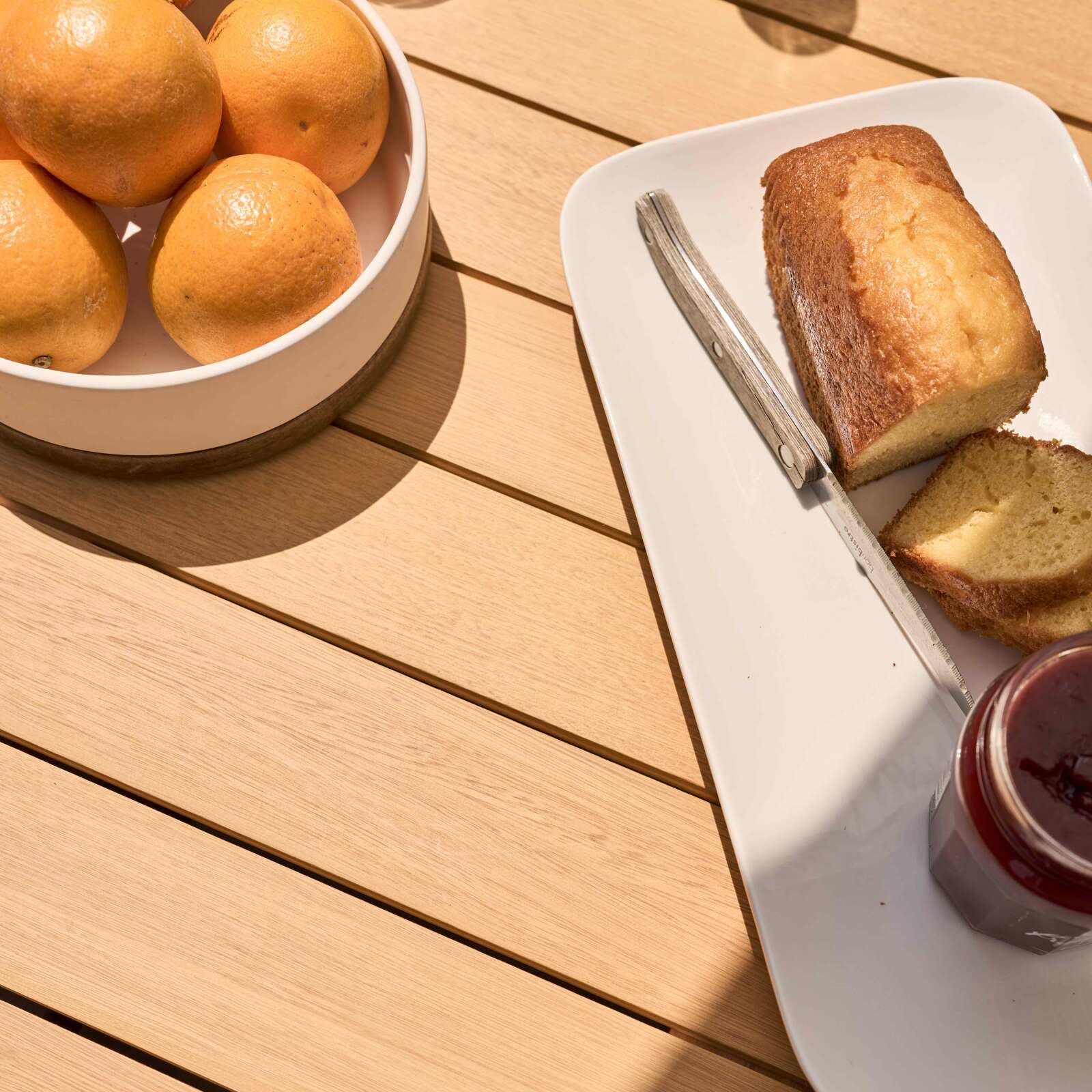 Rechteckiger ausziehbarer Gartentisch (180/240 x 89 x 74 cm) aus Aluminium und FSC®-Eukalyptusholz