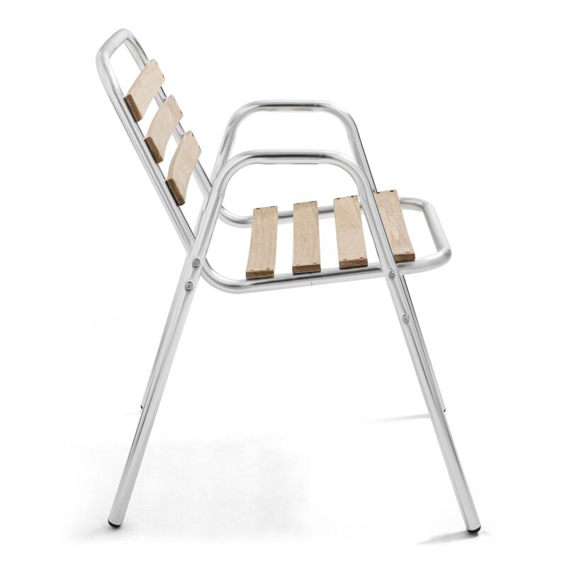 Set von 4 Gartenstühlen mit Armlehnen aus Holz und Aluminium