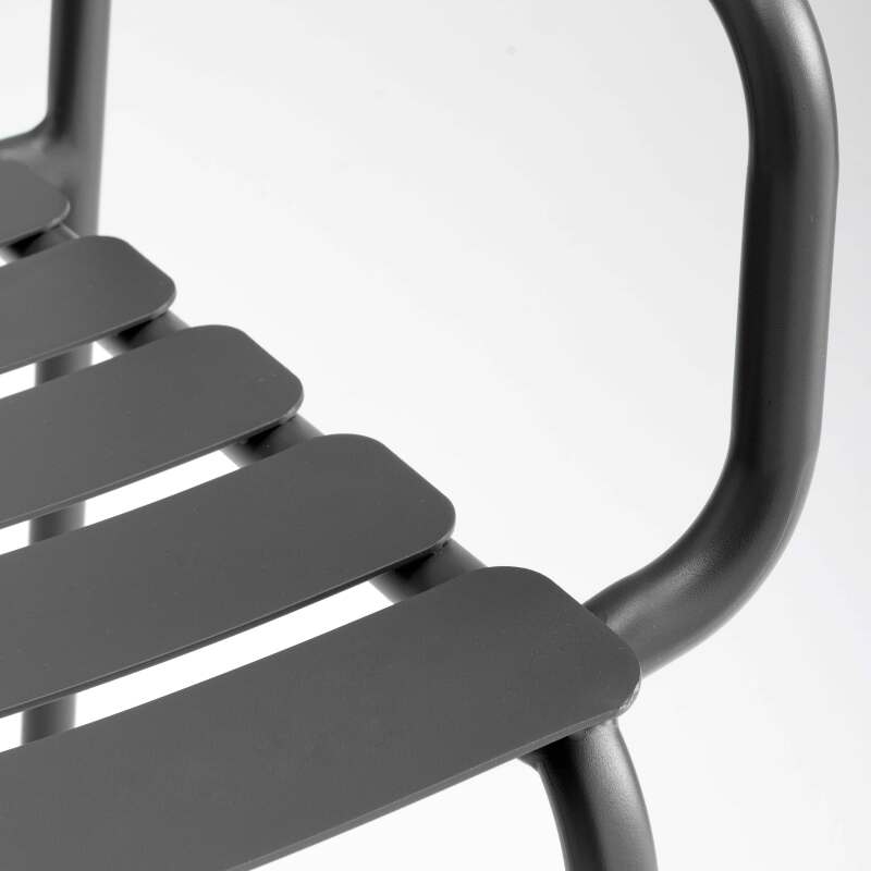 Rechteckiger Terrassentisch 185 x 92 cm und 8 Stühle mit Aluminiumarmlehnen