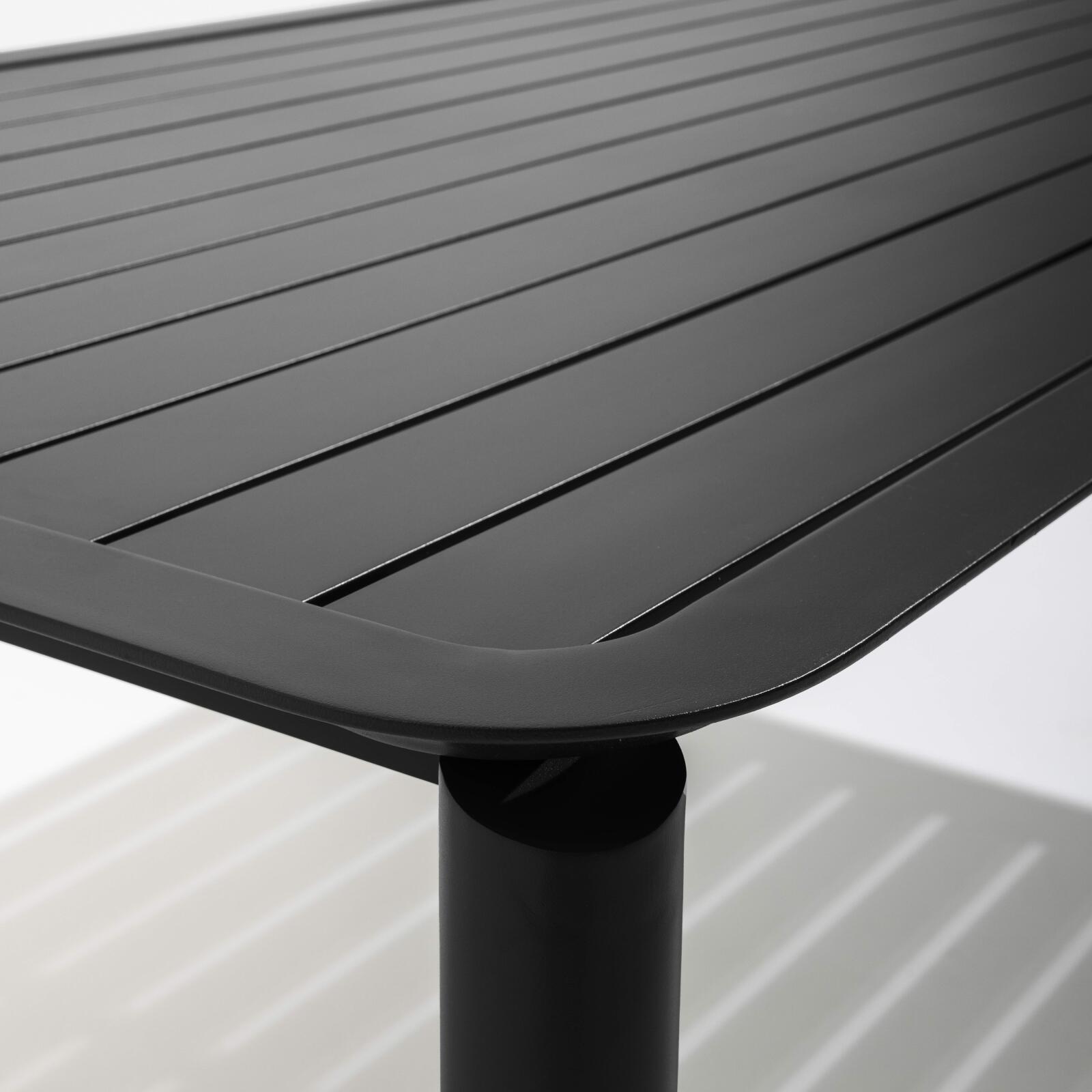 Rechteckiger Terrassentisch aus Aluminium