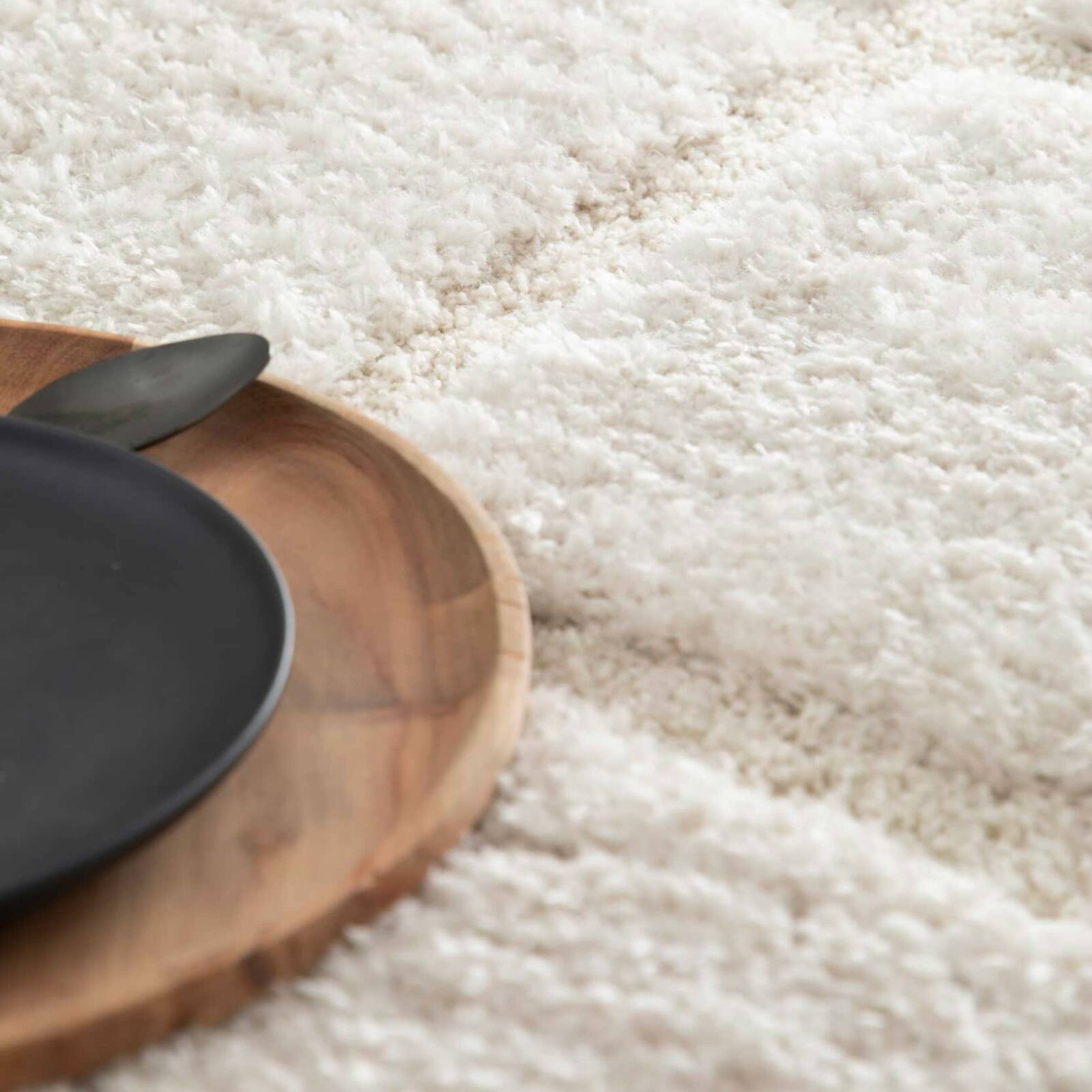 Rechteckiger Hochflorteppich aus recyceltem Polyester