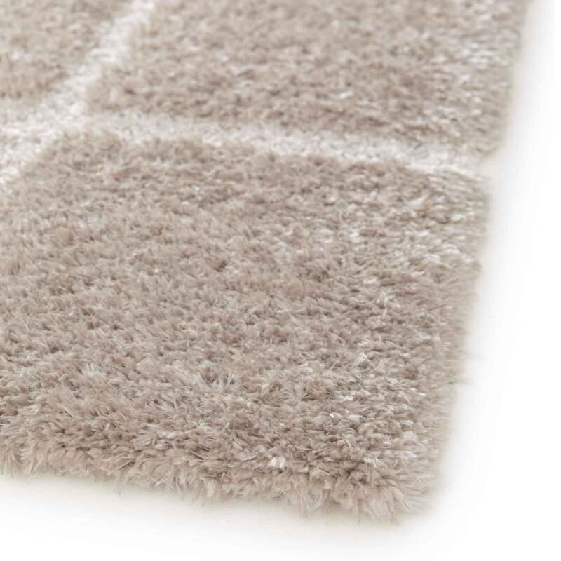 Rechteckiger Hochflorteppich aus recyceltem Polyester