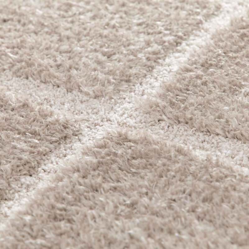 Rechteckiger Hochflorteppich aus recyceltem Polyester