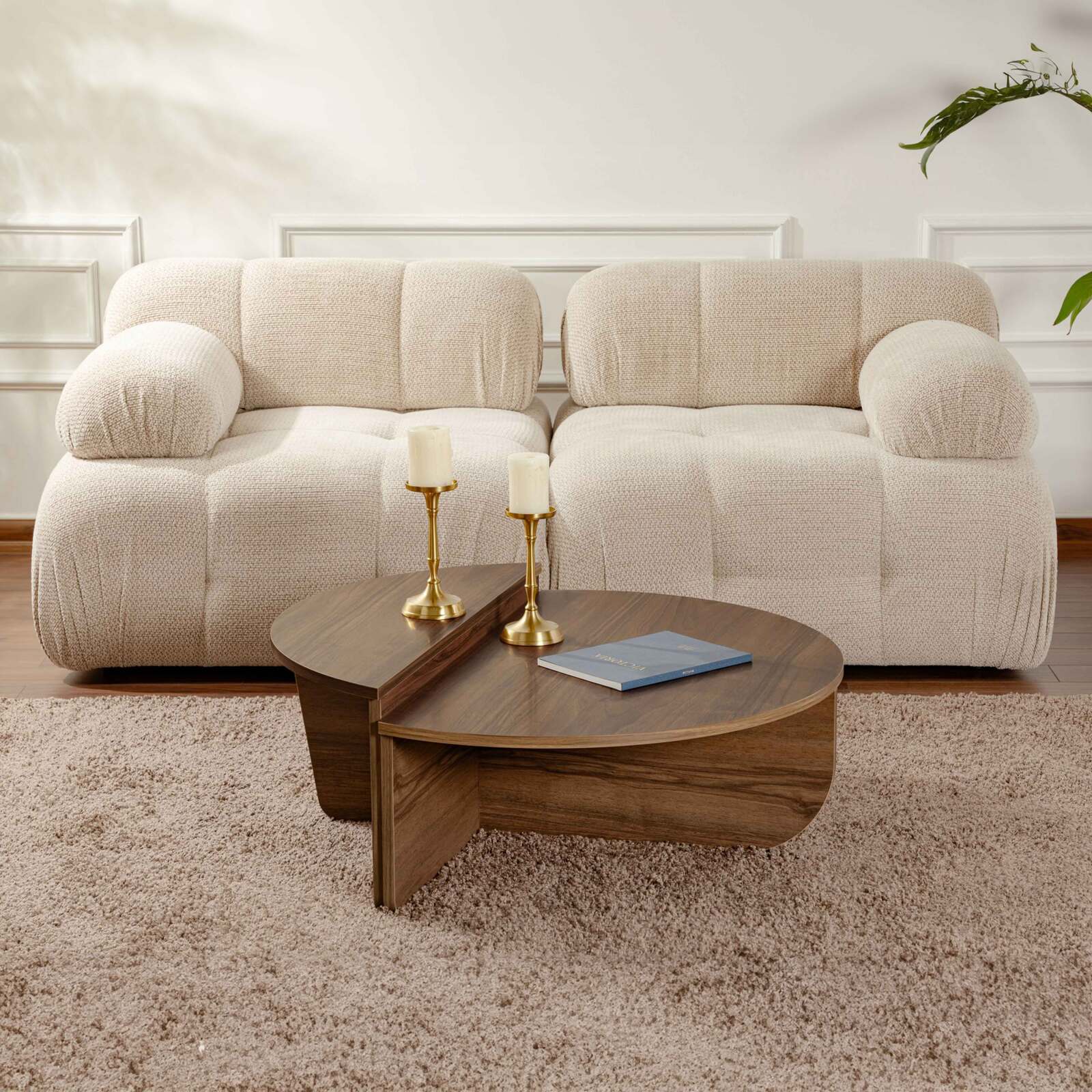 Ovaler Couchtisch aus Melamin in Holzoptik