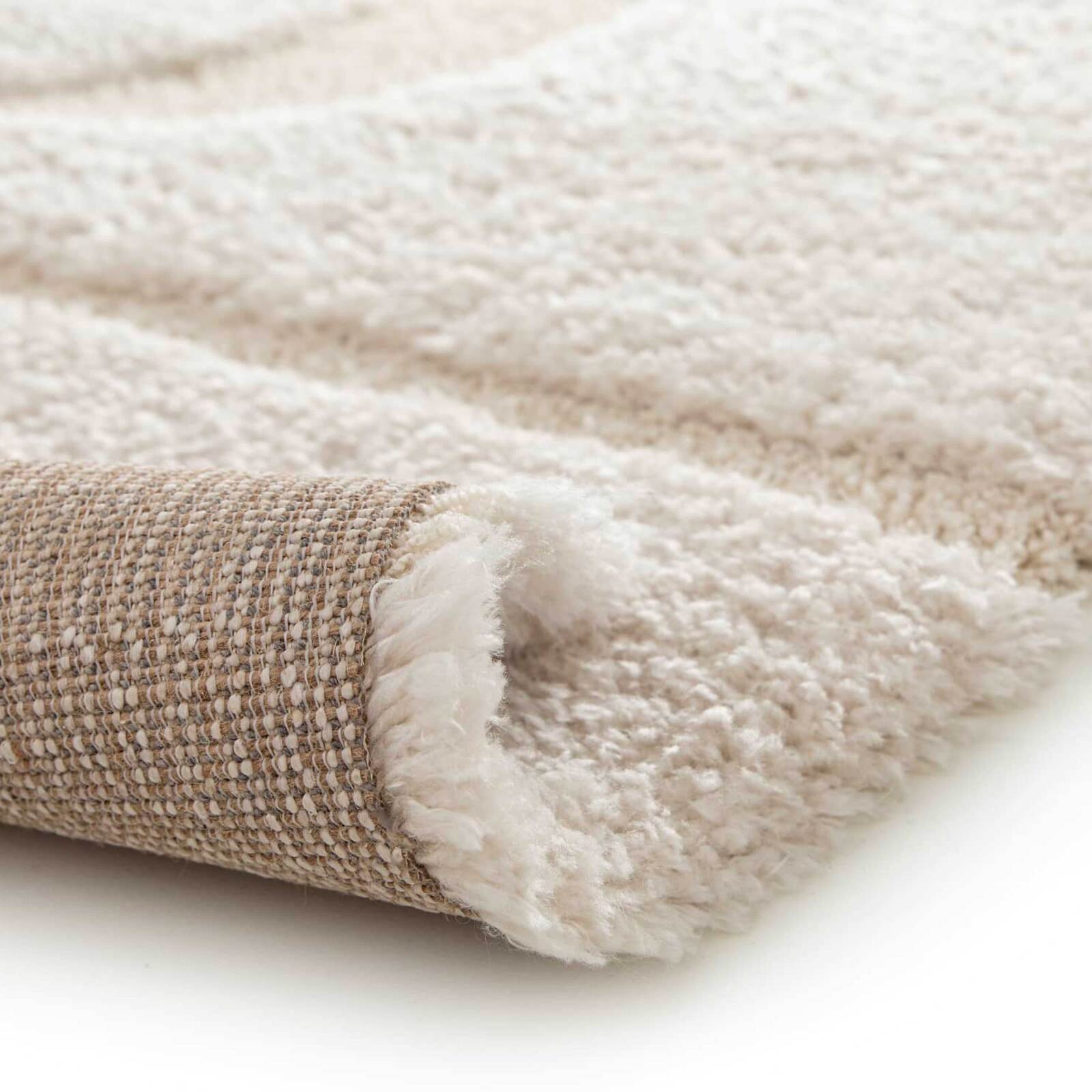 Rechteckiger Hochflorteppich aus recyceltem Polyester mit geometrischem Muster und langem Flor