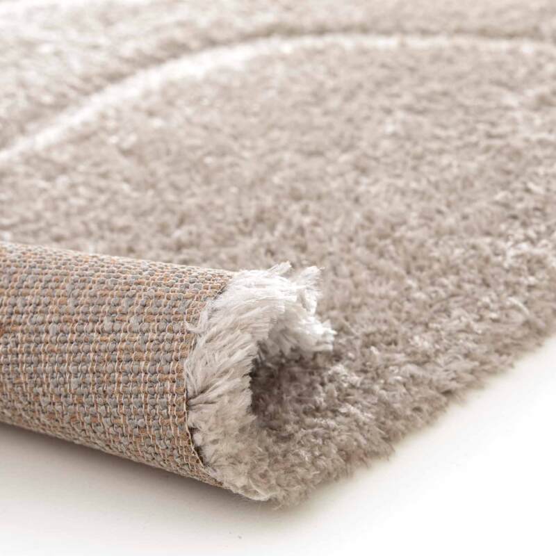 Rechteckiger Hochflorteppich aus recyceltem Polyester mit geometrischem Muster und langem Flor (4/7)