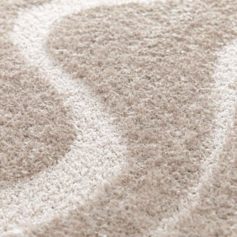 Rechteckiger Hochflorteppich aus recyceltem Polyester mit geometrischem Muster und langem Flor (5/7)