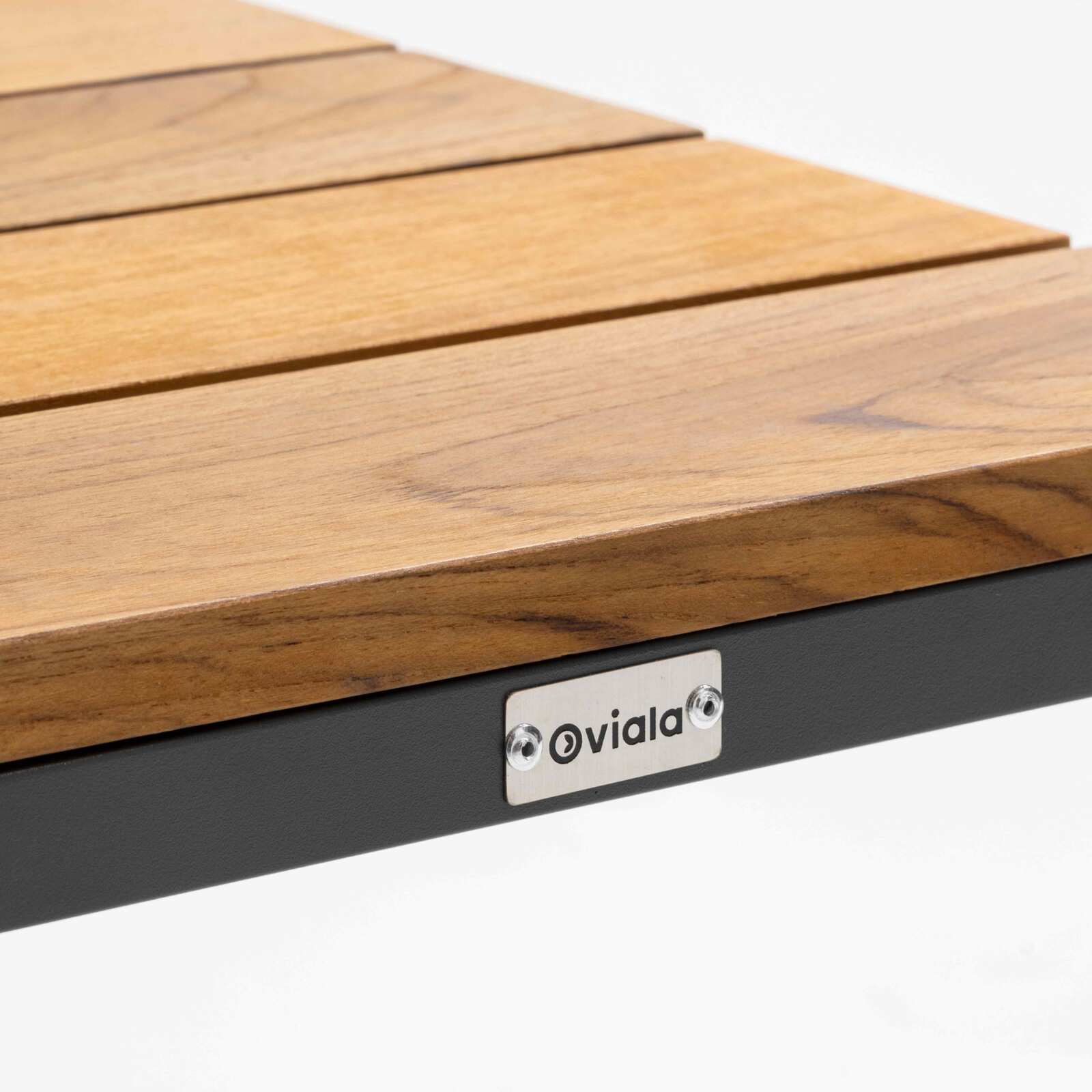 Ablageflache aus Aluminium und Teakholz