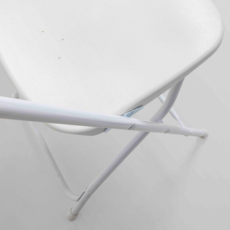 Weißer, klappbarer Empfangsstuhl aus Kunststoff