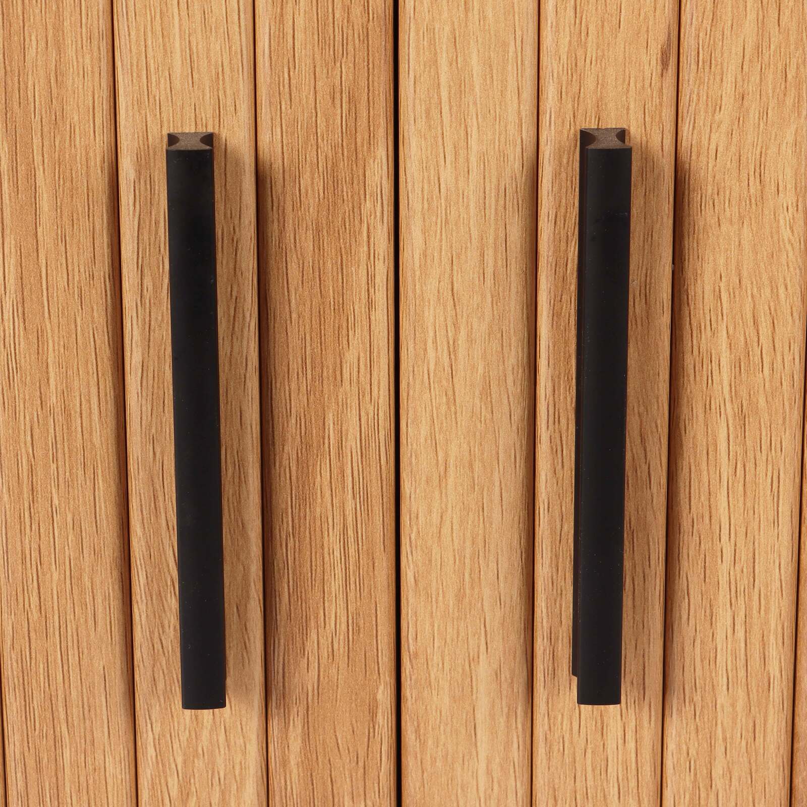 2-türiges Sideboard aus Melamin und Stahl 140 cm