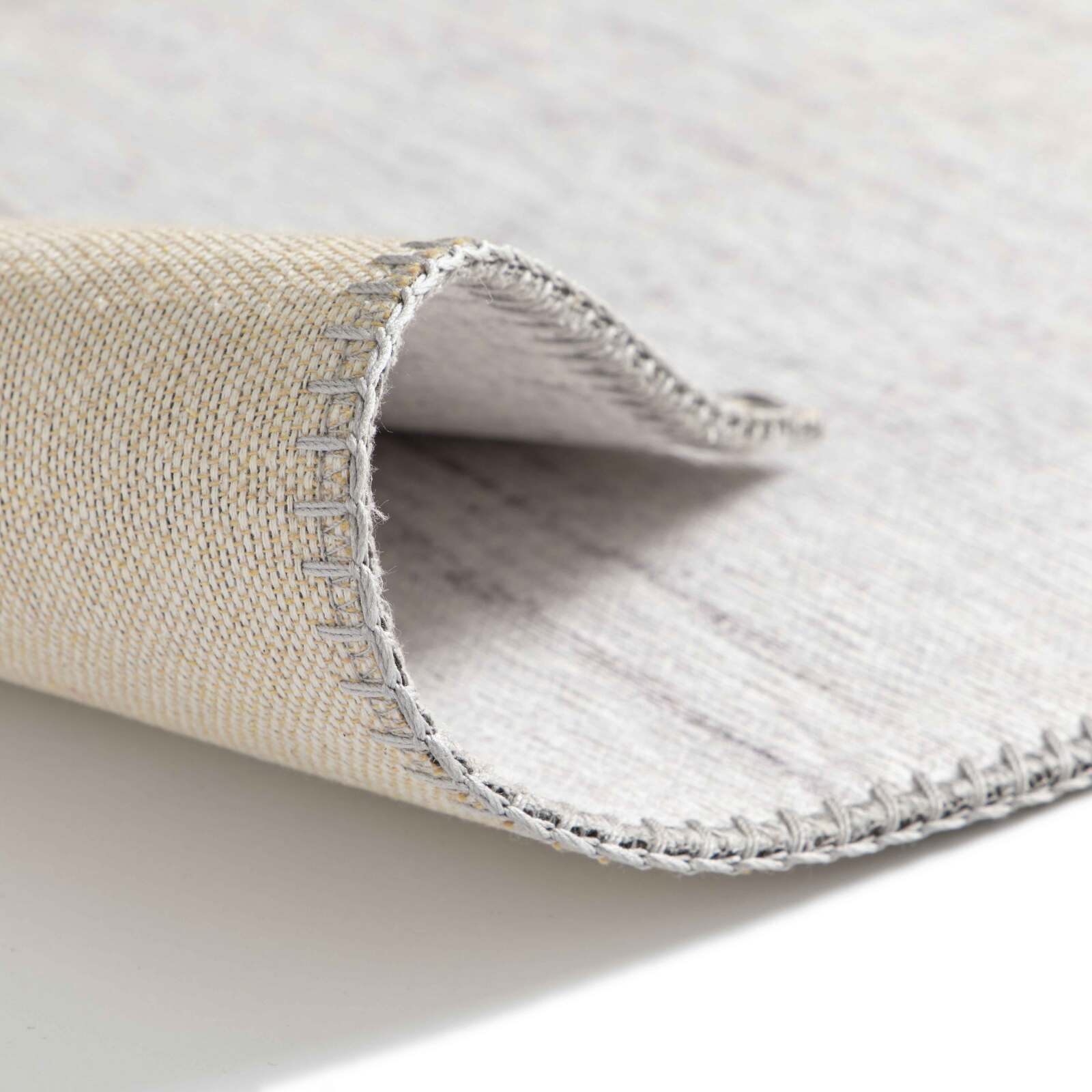 Rechteckiger Chenille-Teppich mit gedrucktem, nuanciertem Muster und kurzem Flor 