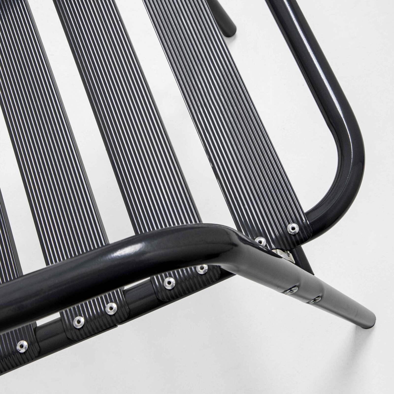 Set von 4 Gartenstühlen mit Armlehnen aus Aluminium 