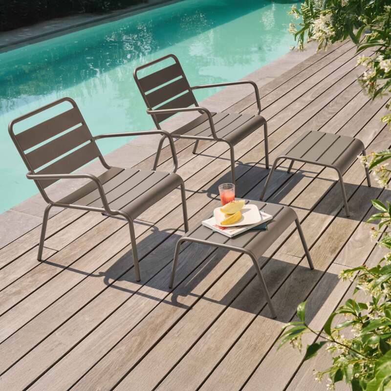 Gartensessel niedrig aus Metall und Fußstützen - 2er-Set - Lifestyle
