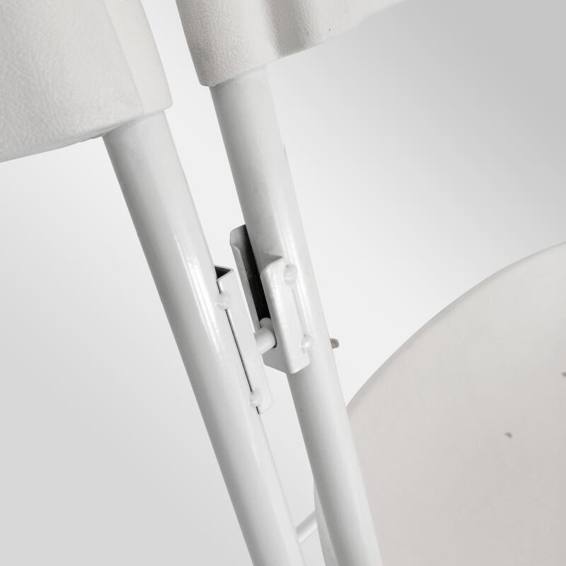 10 weiße Empfangsklappstühle mit Verbindungshaken