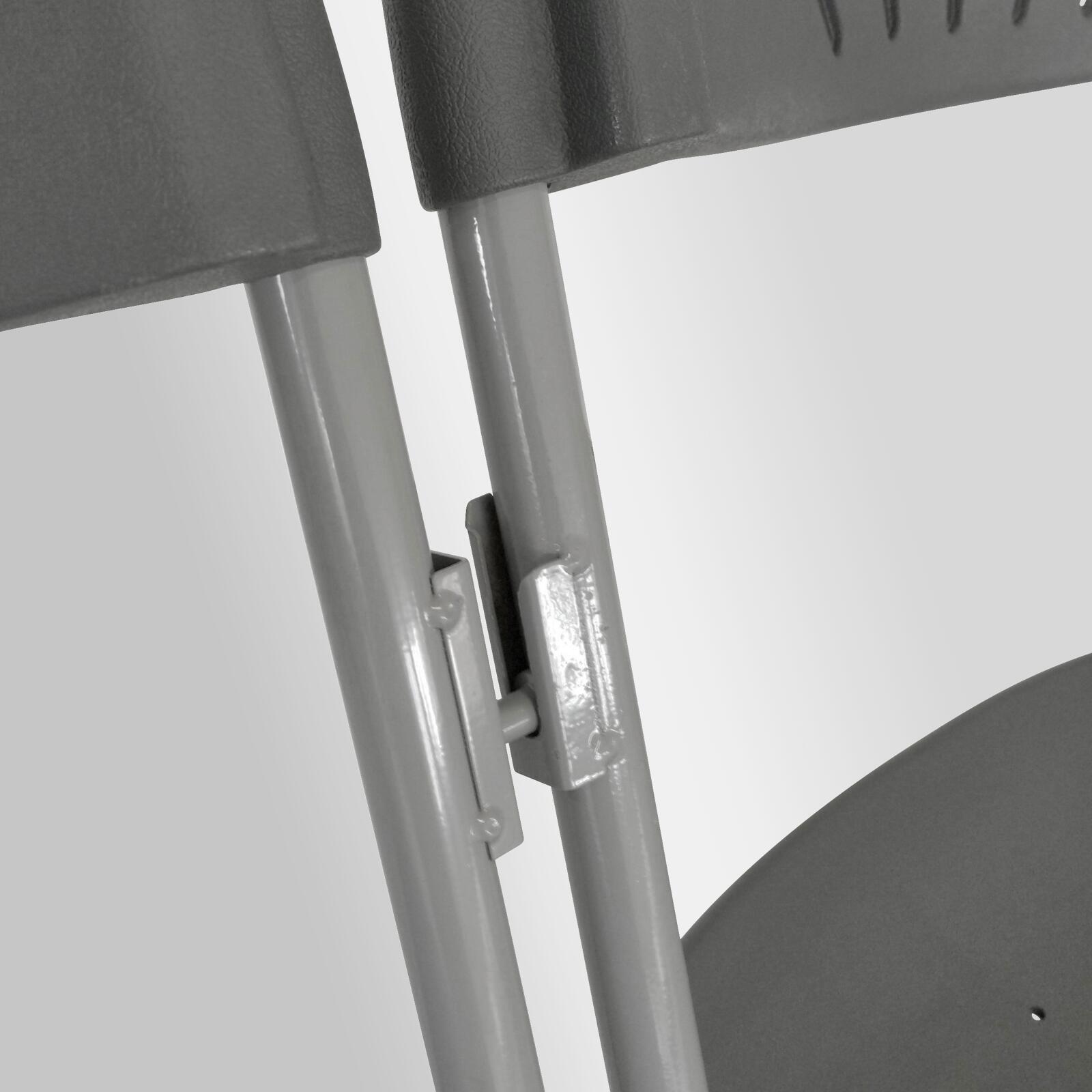 Los 10 graue Klappstühle und Verbindungshaken