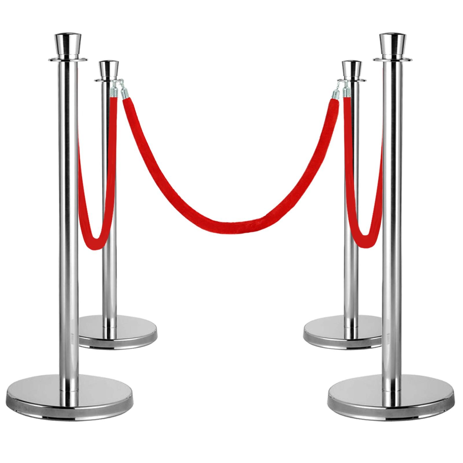 4 Leitpfosten und rote Samtschnüre