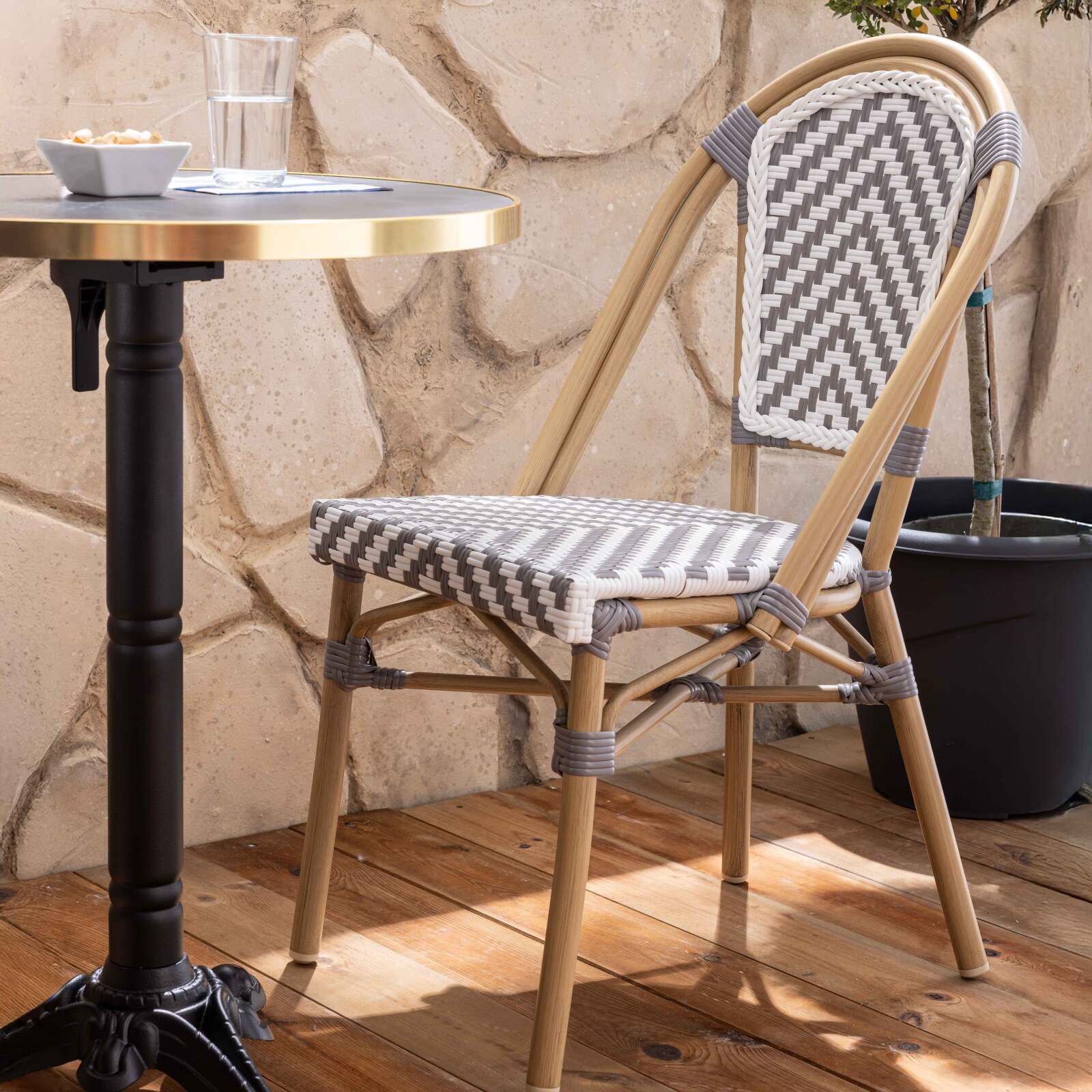 Terrassentisch ⌀60 cm, laminiert und 2 Aluminiumstühle im Bistrostil 
