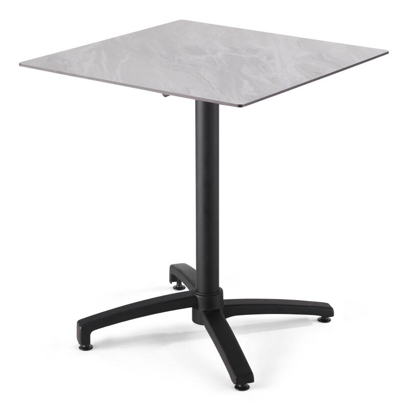 70x70 cm großer laminierter Liegetisch mit schwarzem Bein und Metallstühlen