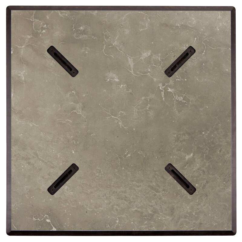 70x70 cm großer laminierter Liegetisch mit schwarzem Bein und Metallstühlen