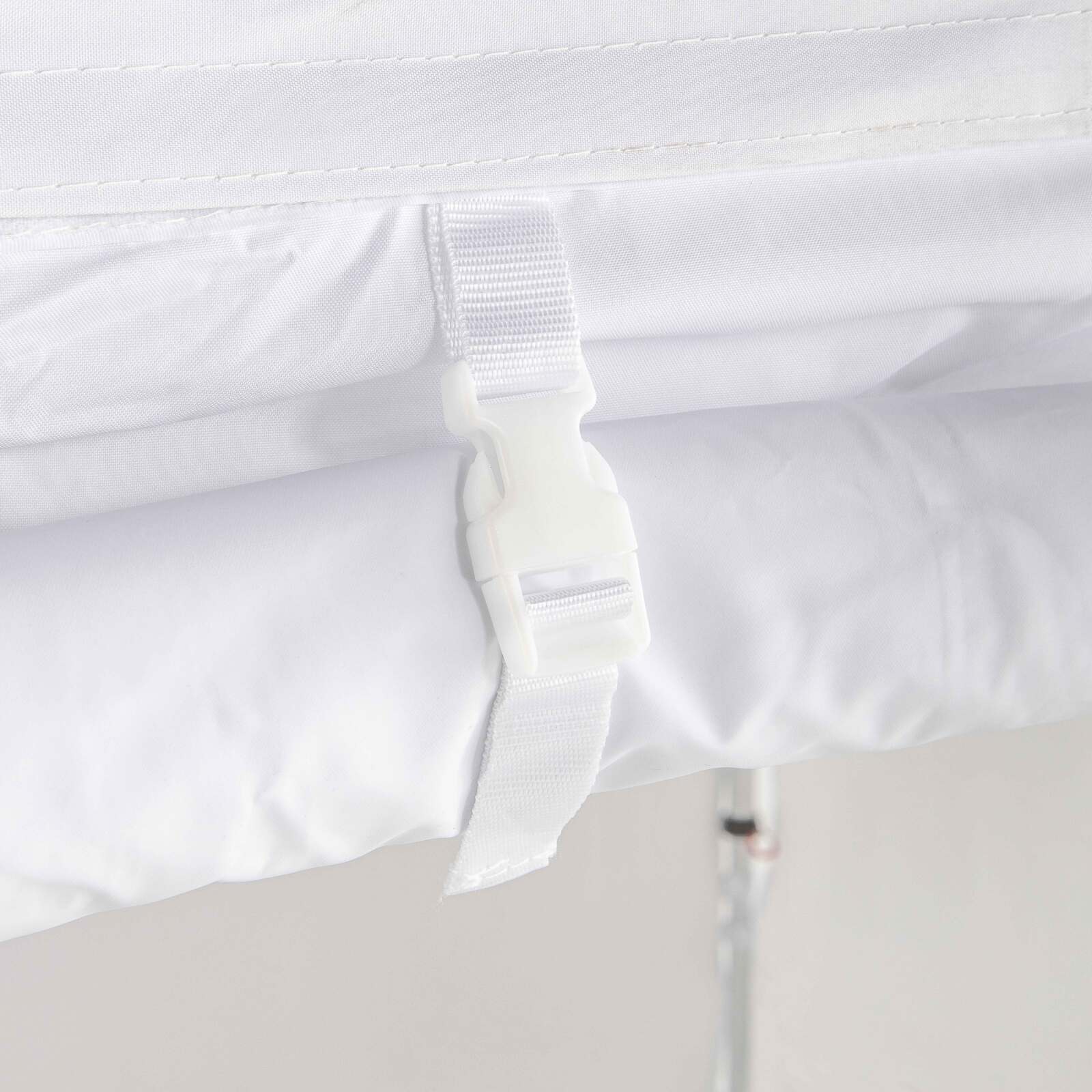 Weiße Türwand mit Reißverschluss, 3 m, 520 g/m² – M2