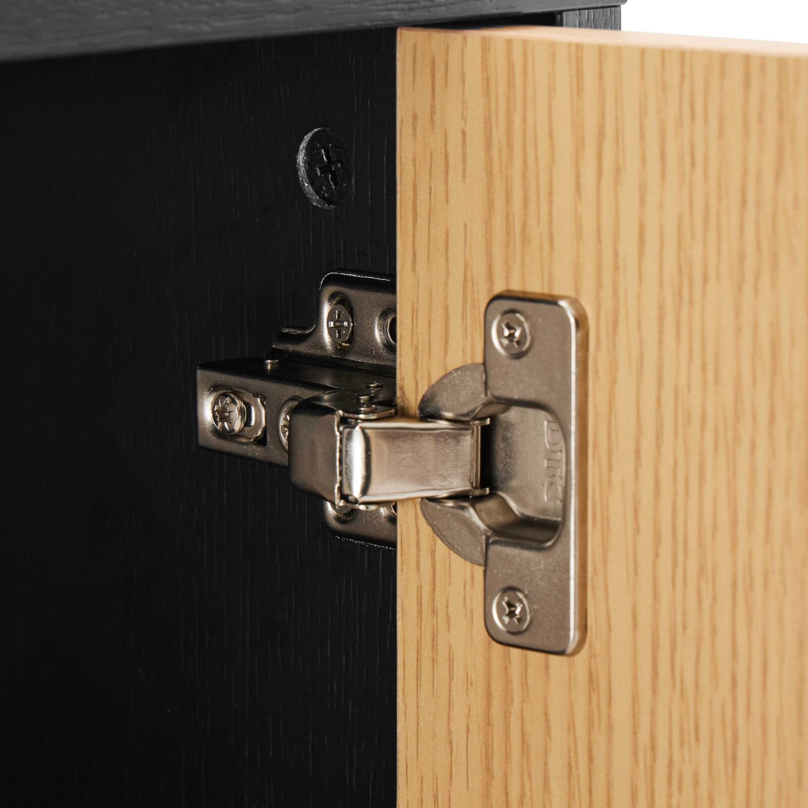 Büfett aus Spanplatten mit Eichenfurnier und FSC®-Melamindekor 160 cm