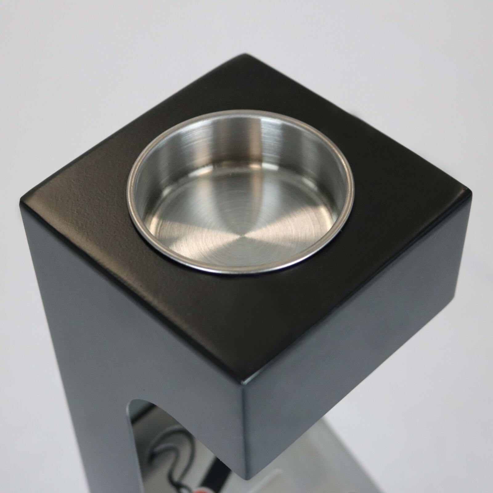 Wandaschenbecher für den Außenbereich aus schwarzem Stahl Wandaschenbecher für den Außenbereich aus schwarzem Stahl