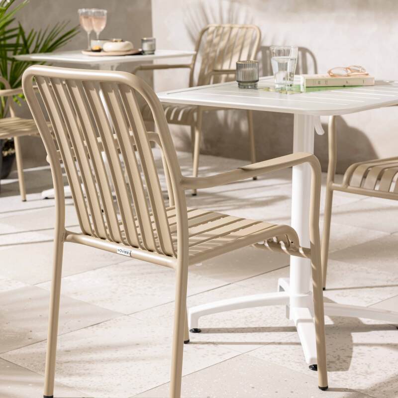 Terrassenstuhl mit Armlehnen aus Aluminium (2/7)