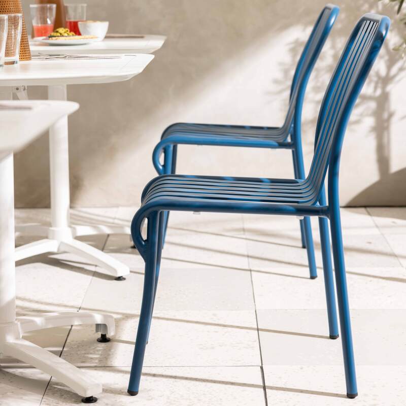 Design-Terrassenstuhl aus Aluminium (2/7)