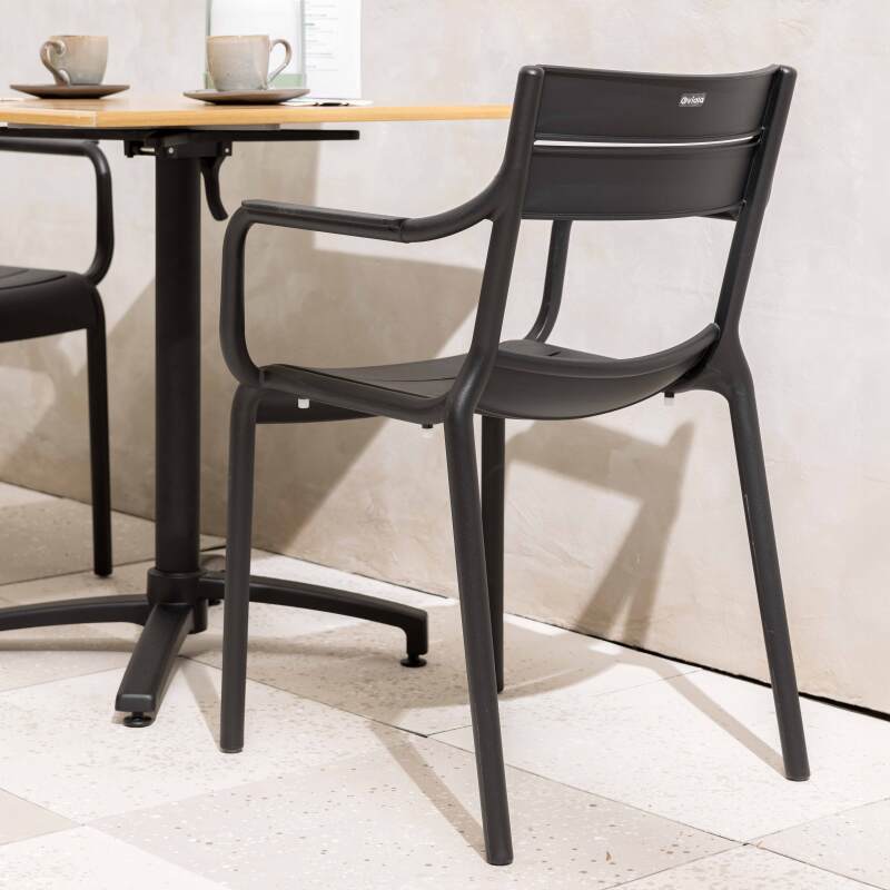 Terrassenstuhl mit Armlehnen aus Kunststoff (2/7)