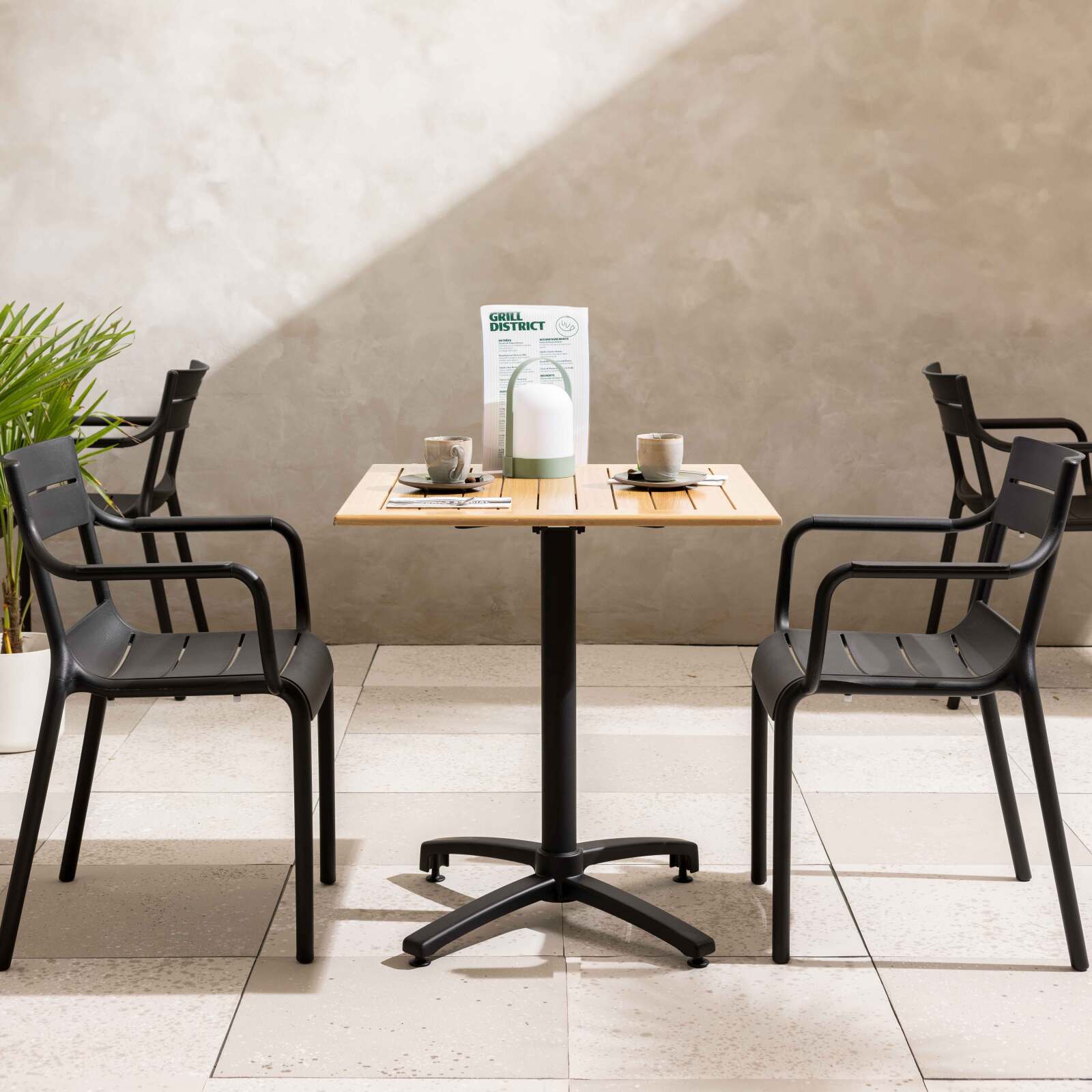 4er-set Terrassenstühlen mit Kunststoffarmlehnen