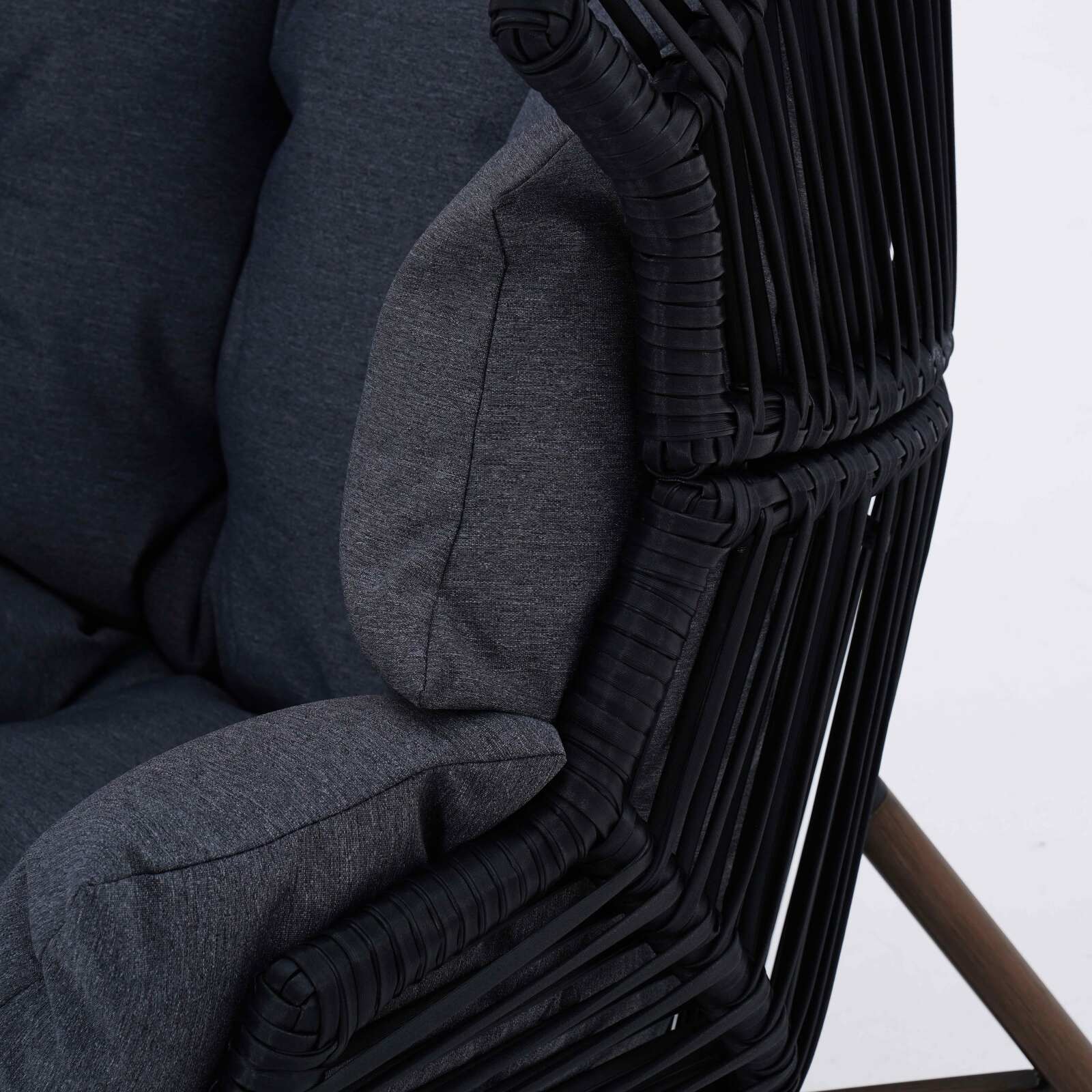 Ei-Gartensessel auf Stahl- und Rattangestell, 142 cm