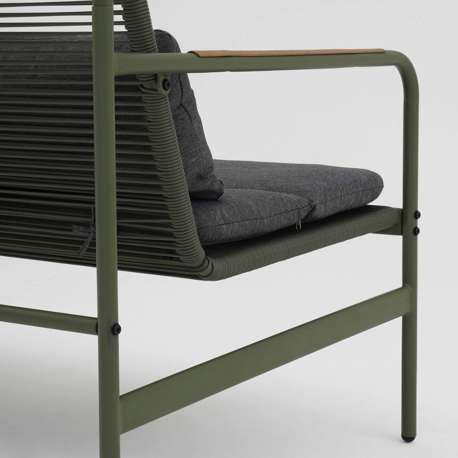 4-Sitzer-Gartenmöbel aus Metall mit 1 Sofa, 2 Sesseln und Couchtisch