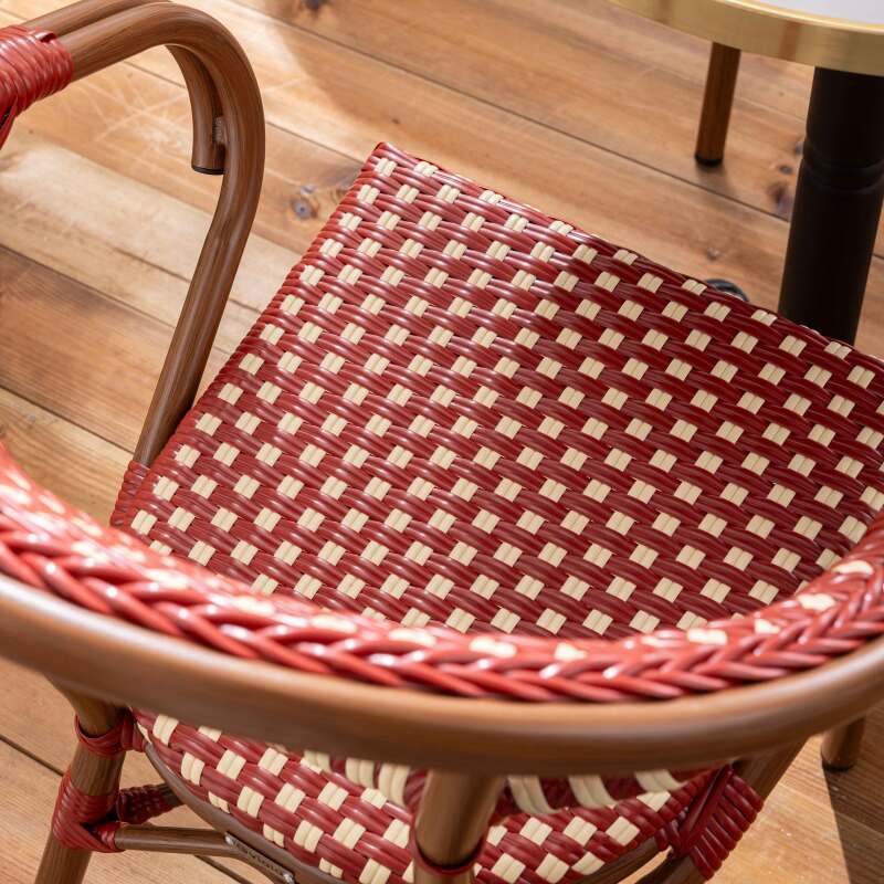 Terrassentisch ⌀60 cm, laminiert und 2 Bistrostühle aus Aluminium und synthetischem Rattan