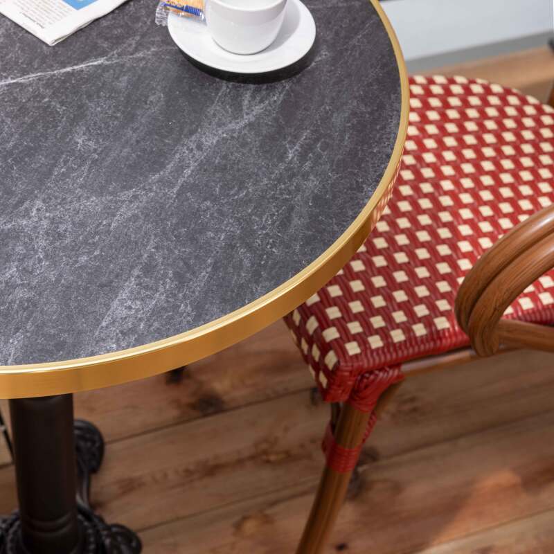 Terrassentisch ⌀60 cm, laminiert und 2 Bistrostühle aus Aluminium und synthetischem Rattan