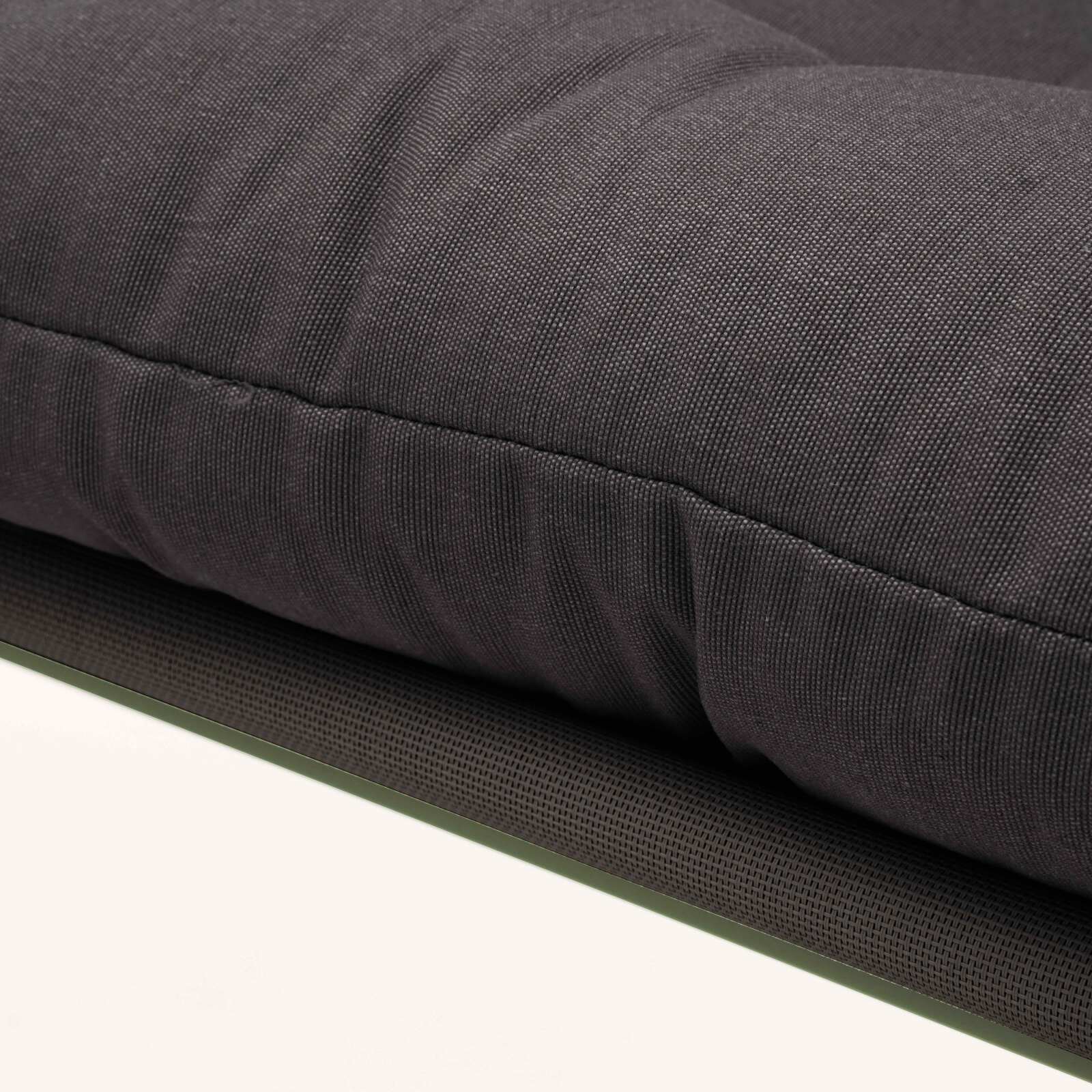 4-Sitzer-Gartenmöbel aus Metall mit 1 Sofa, 2 Sesseln und Couchtisch