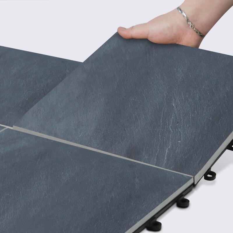 Set von steinernen Terrassenplatten, die einfach zu befestigen sind 