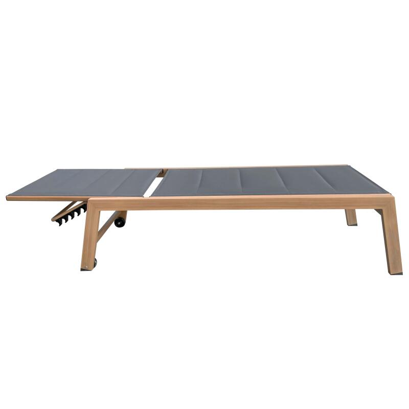Set mit 2 Sonnenliegen aus Aluminium in Holzoptik mit Rädern und 5-fach verstellbarer Liegefläche