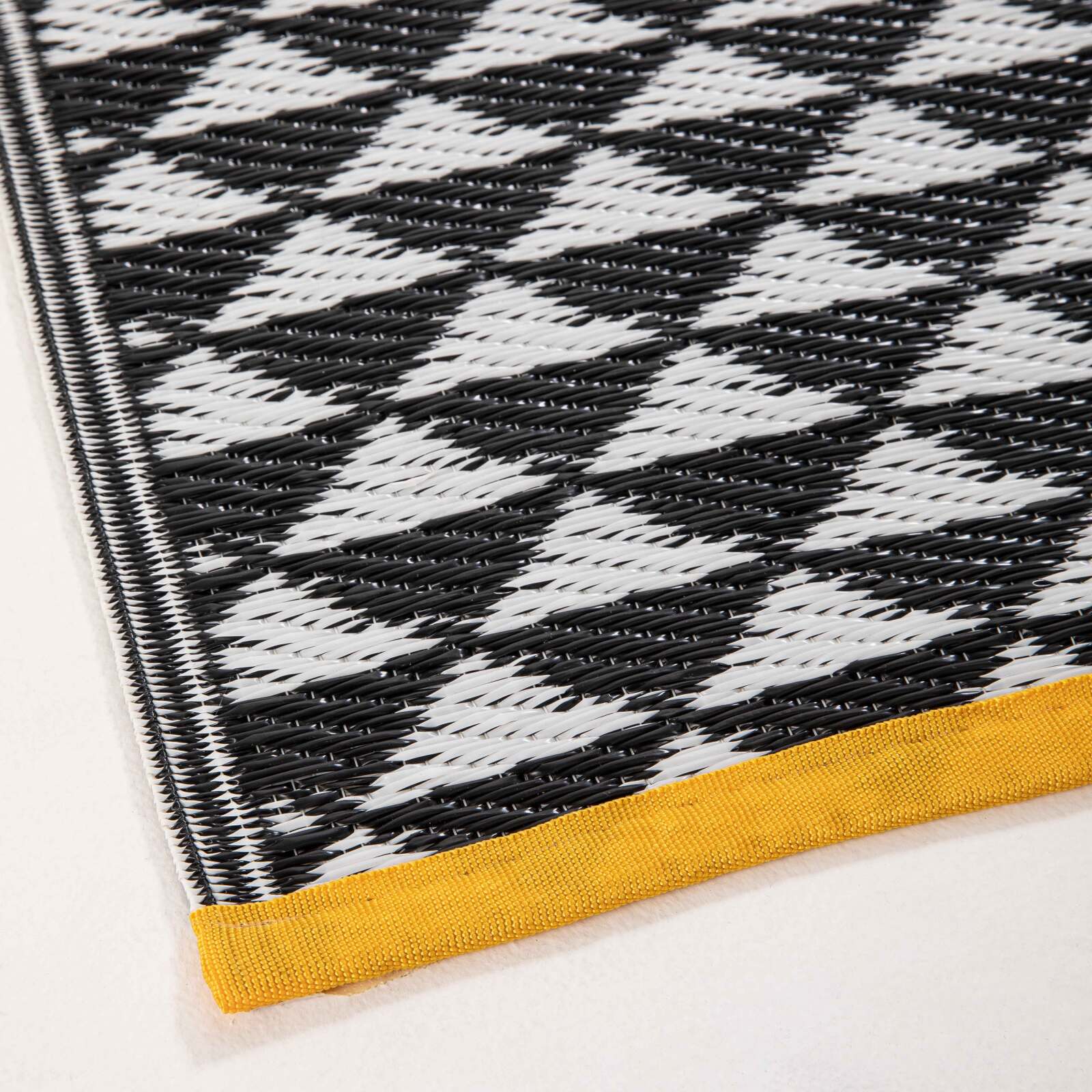 Rechteckiger Outdoor-Teppich mit doppelseitigen Mustern aus Polypropylen