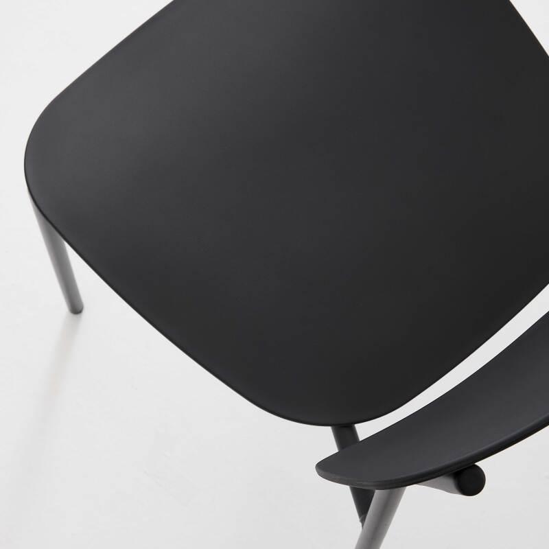 Set mit 2 modernen Stühlen aus Stahl und Kunststoff