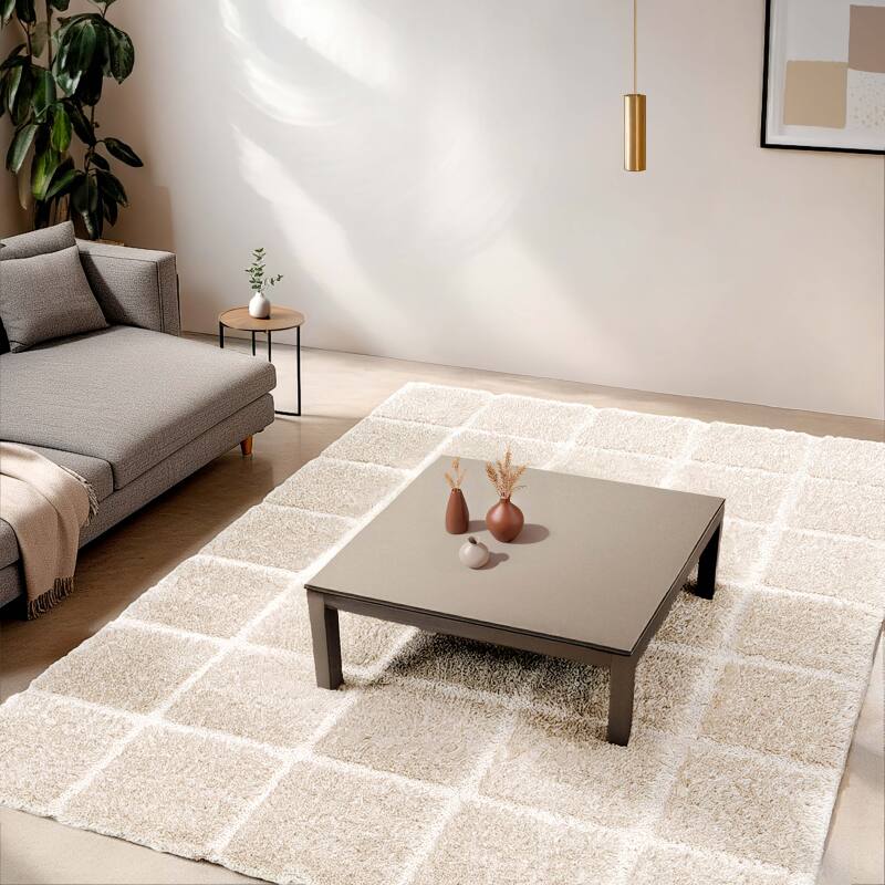 Rechteckiger Hochflorteppich aus recyceltem Polyester