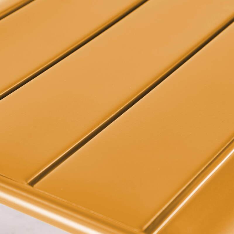 Niedriger Metallsessel