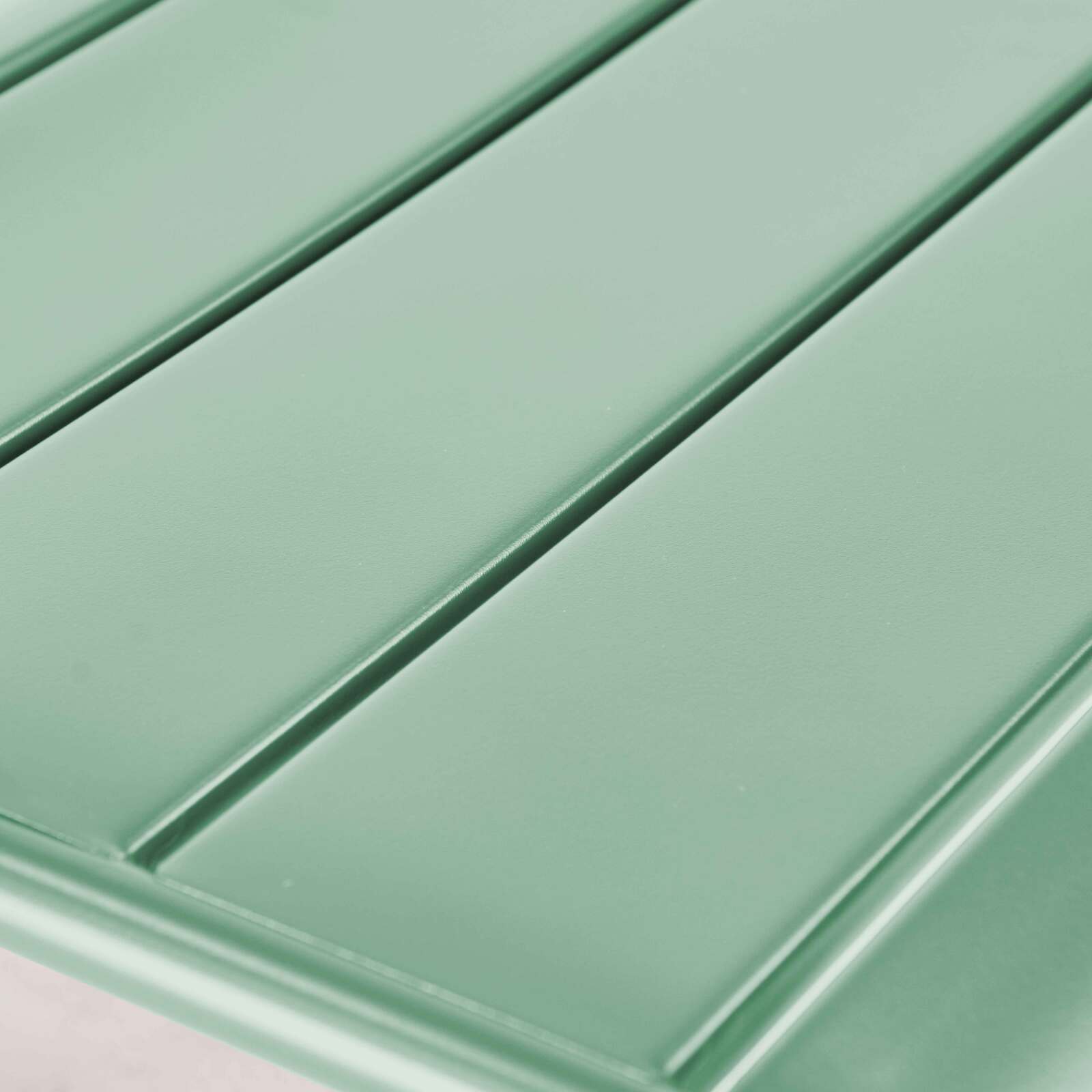 Niedriger Metallsessel