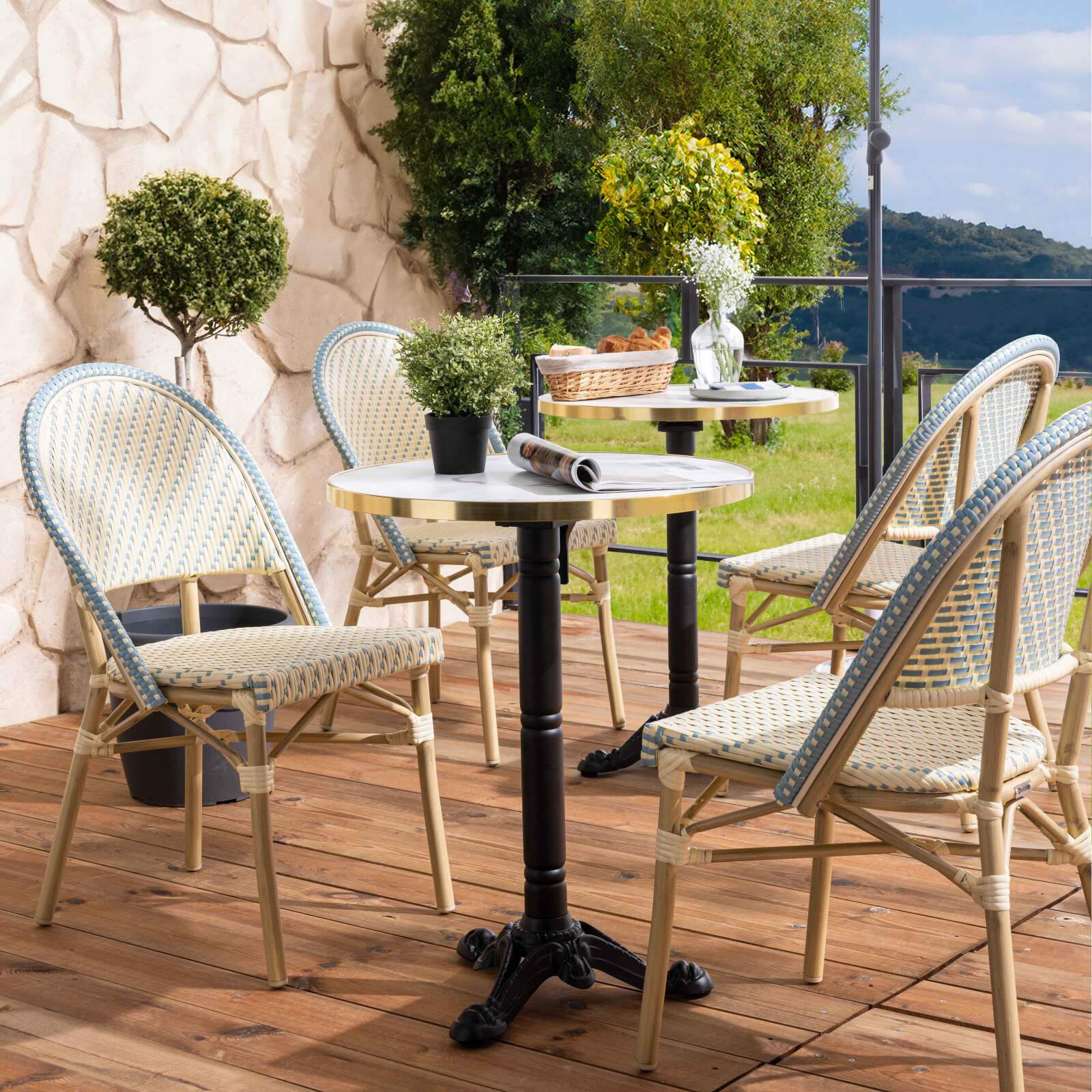 Pariser Bistrostuhl aus Aluminium und synthetischem Rattan