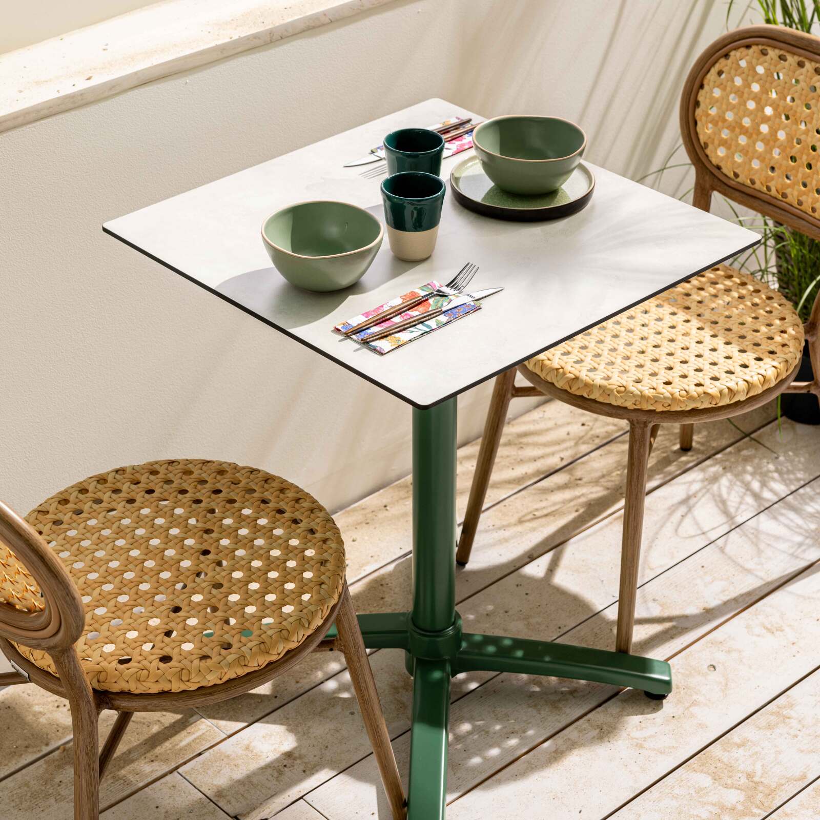 Terrassenstuhl aus Aluminium und synthetischem Rattan